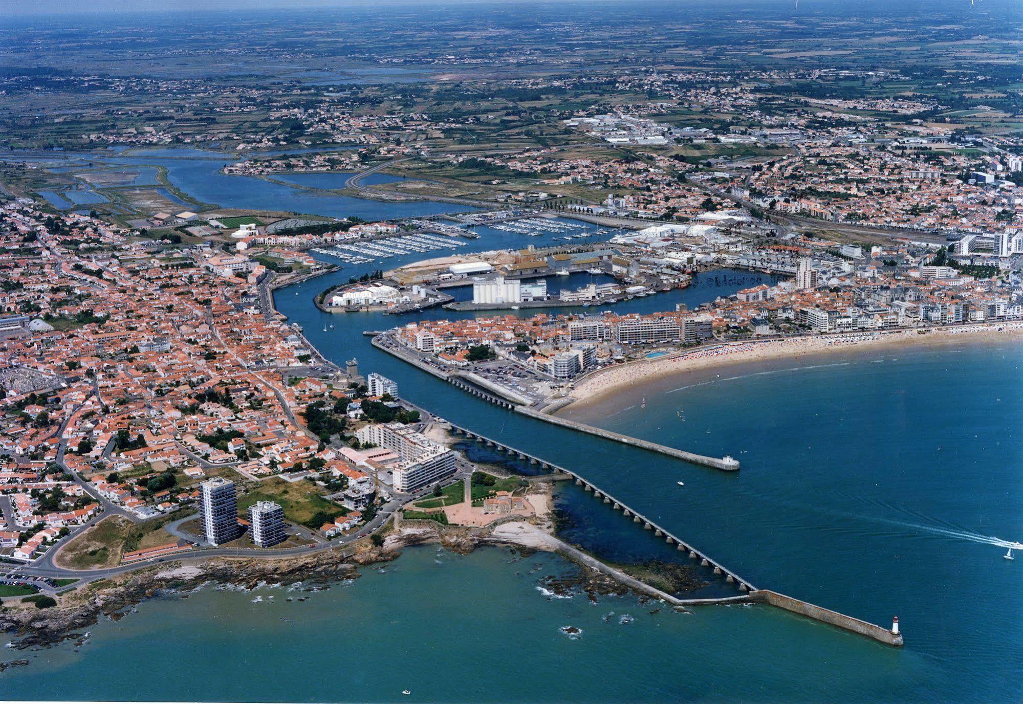 Vacancéole - Les Jardins de l'Amirauté Les Sables-dʼOlonne Exterior foto